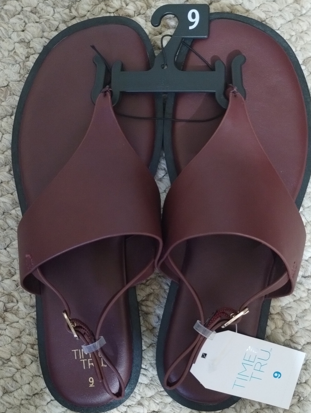 Time & Tru Burgundy Slip‑On Sandals Size 9 NWT